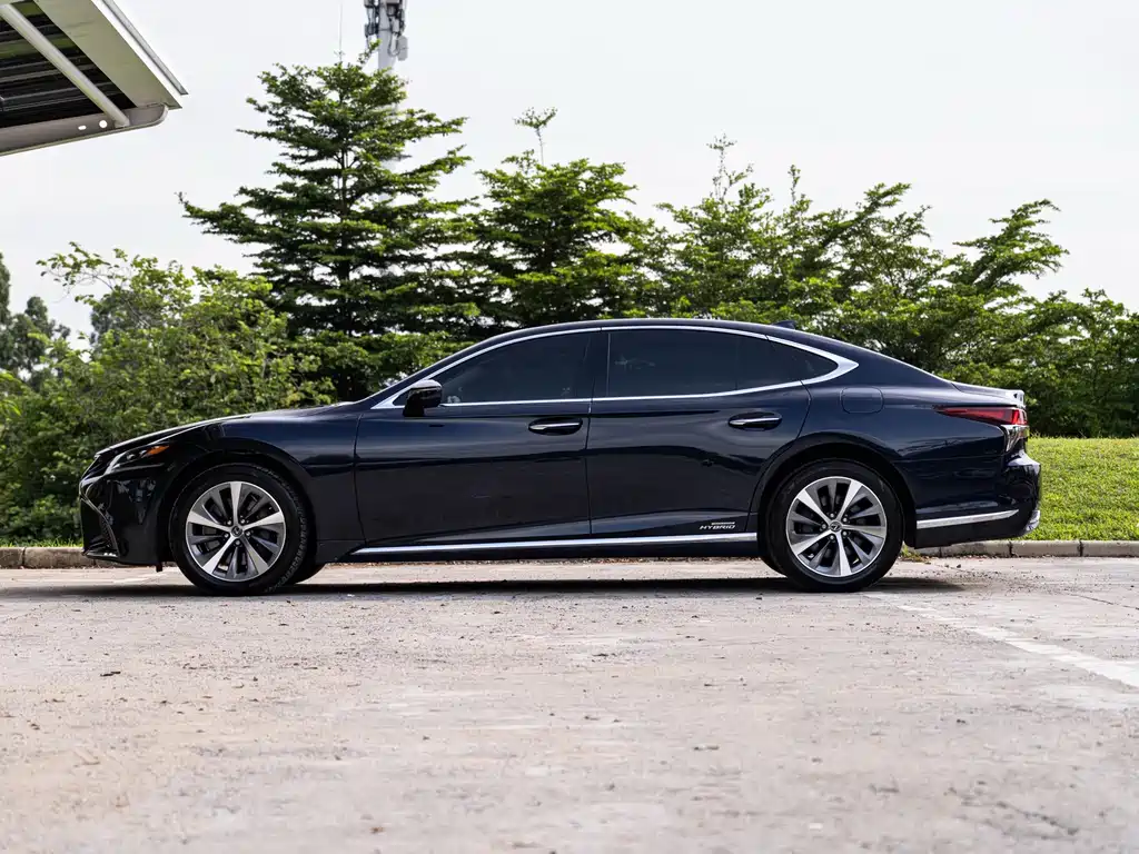 Lexus LS 2020 — фото 4
