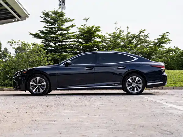 Lexus LS 2020