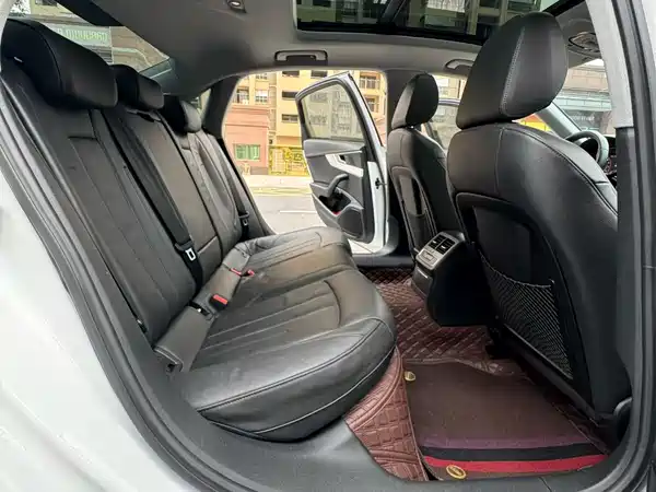 Audi A4L 2019