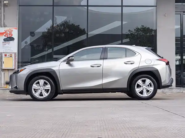 Lexus UX 2023