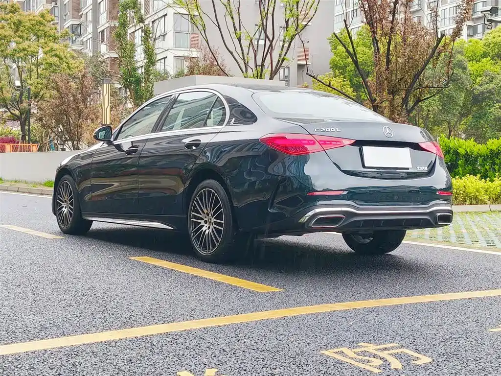 Mercedes-Benz C-Class 2024