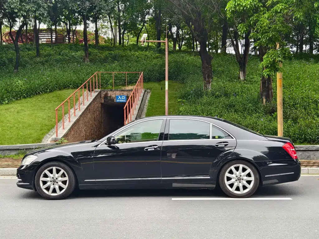 Mercedes-Benz S-Class 2009