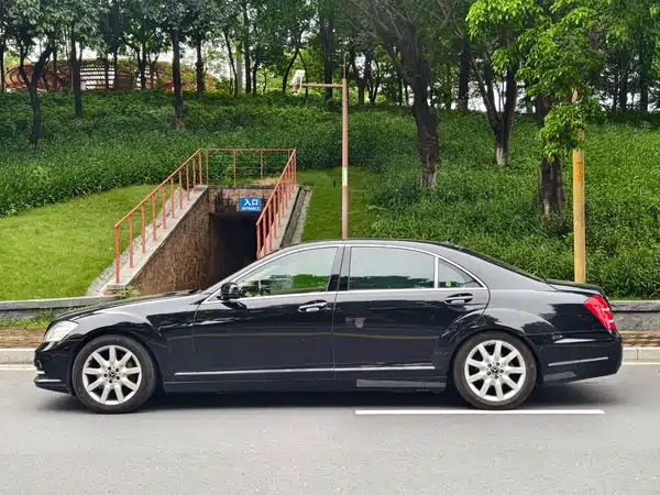 Mercedes-Benz S-Class 2009
