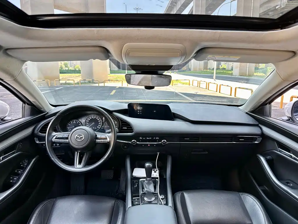 Mazda 3 Axela 2023 — фото 16