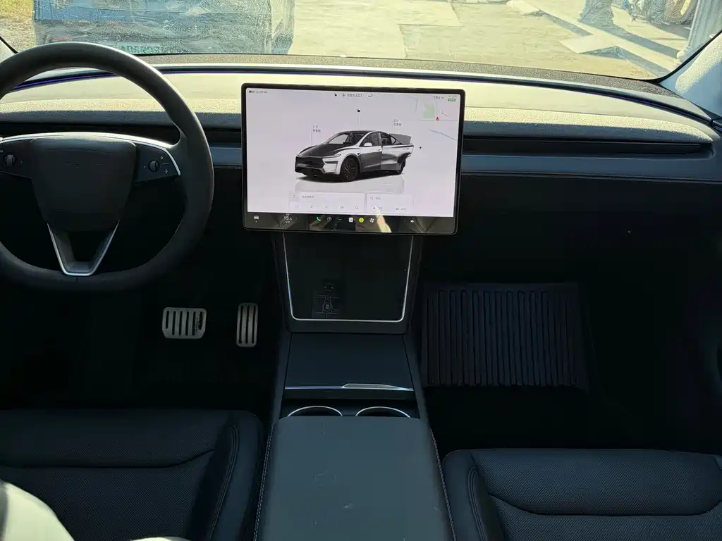 Tesla Model Y 2025 — фото 10