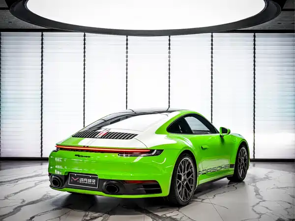 Porsche 911 2023