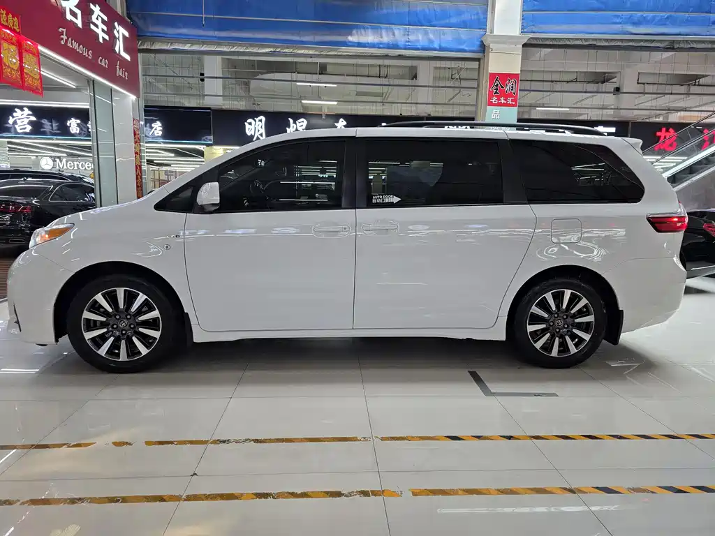 Toyota Sienna 2020 — фото 4