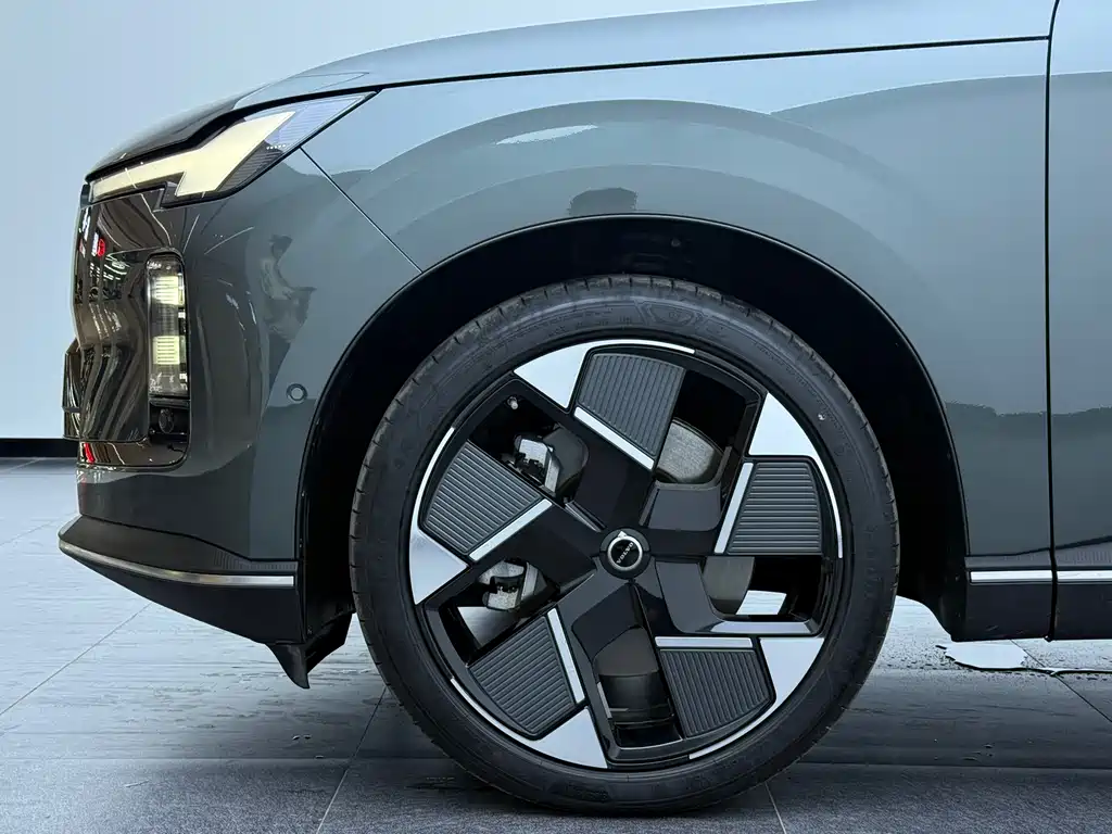 Volvo XC70 PHEV 2025 — фото 20