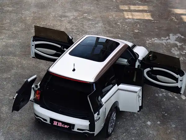 MINI Clubman 2010