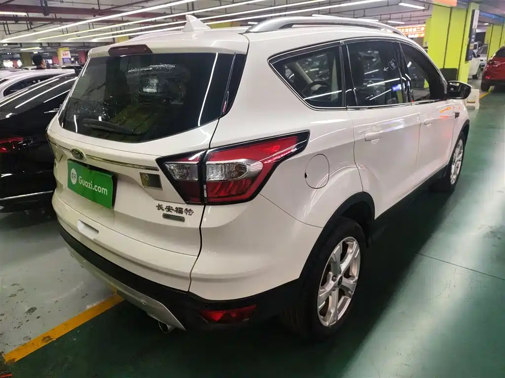 Ford Kuga 2017 — фото 5