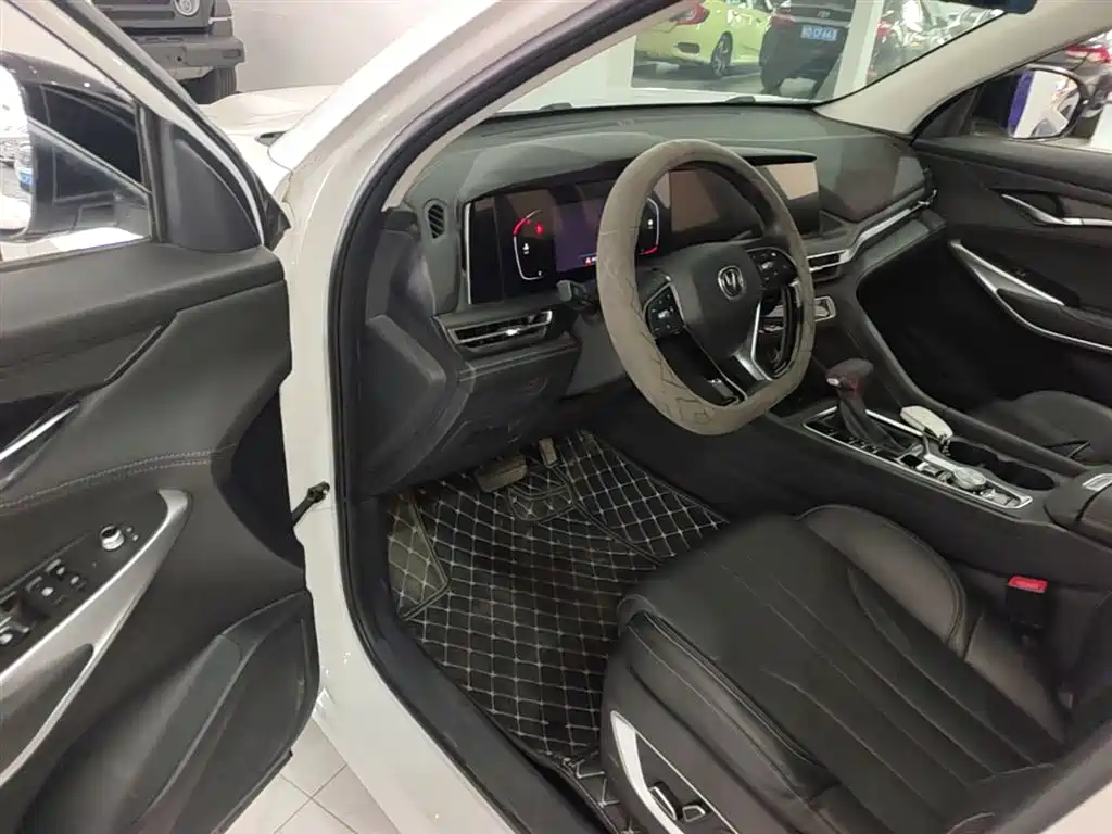 Changan CS75 PLUS 2021 — фото 16