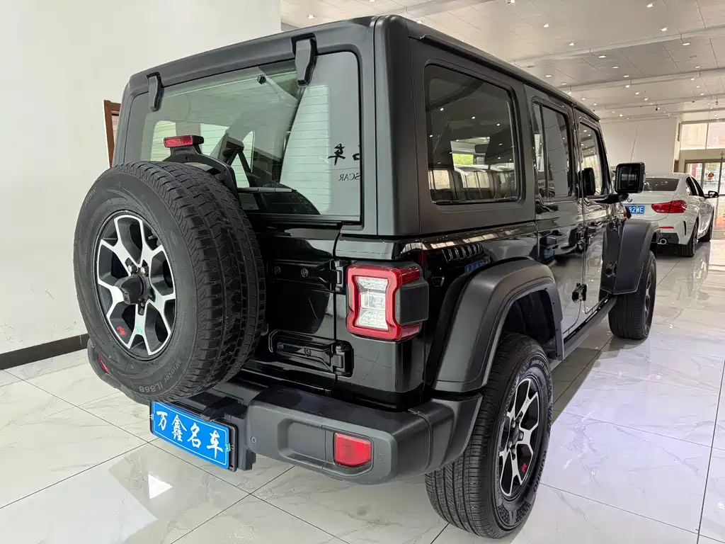 Jeep Wrangler 2024 — фото 17