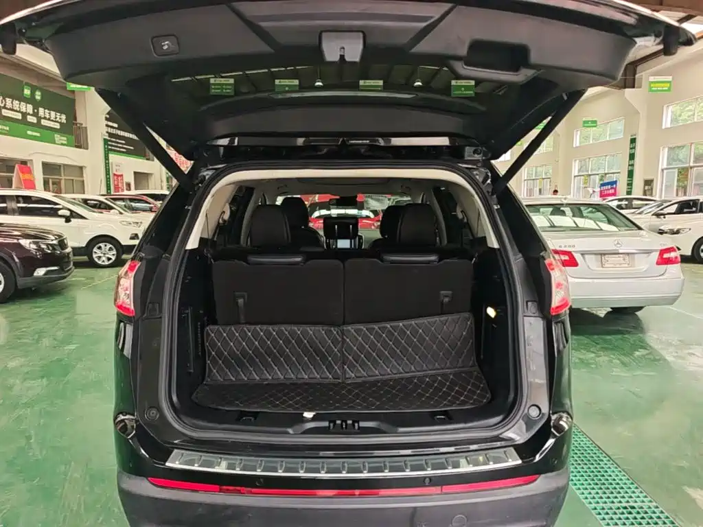 Ford Edge 2016 — фото 19
