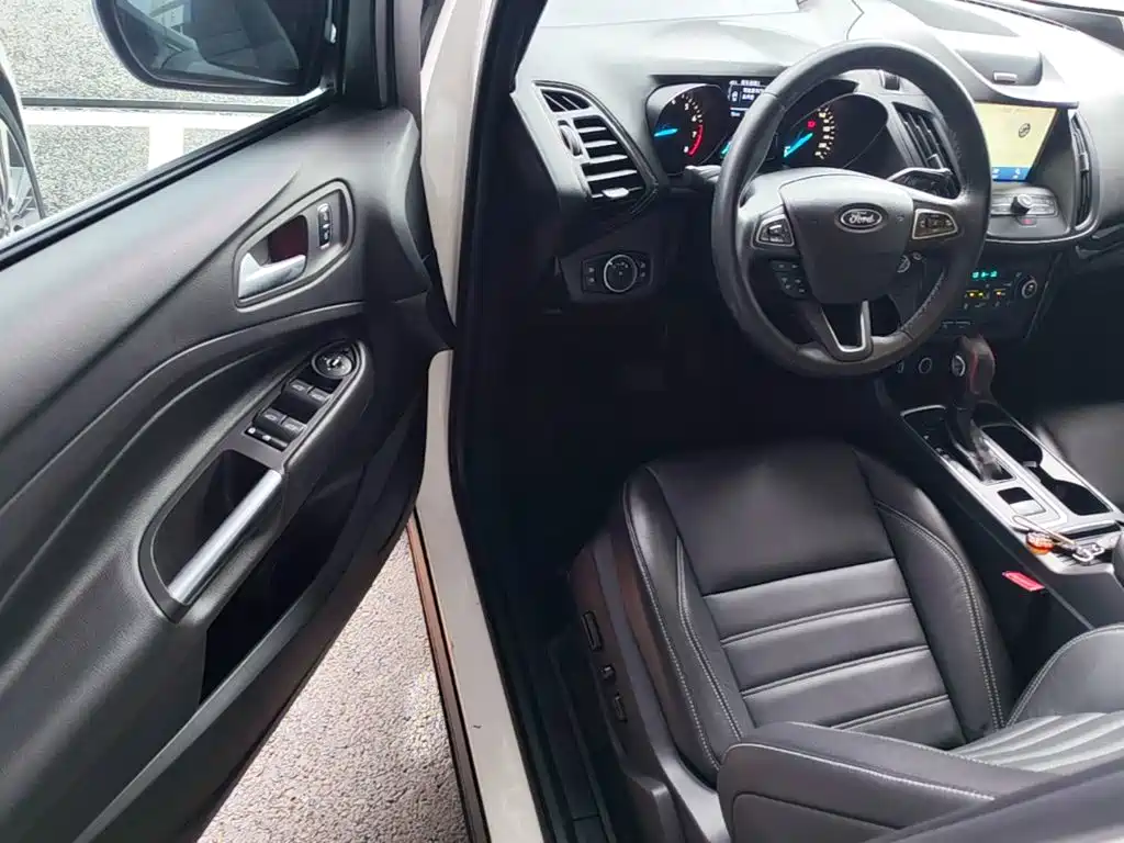 Ford Kuga 2018 — фото 16