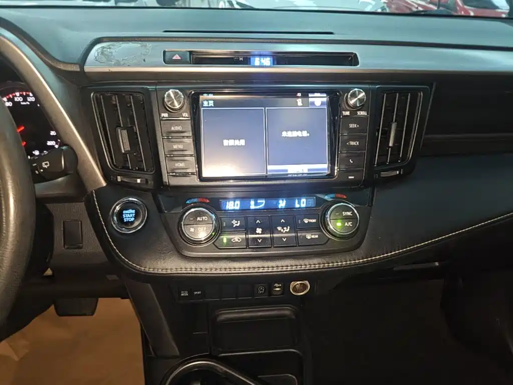 Toyota RAV4 2019 — фото 13