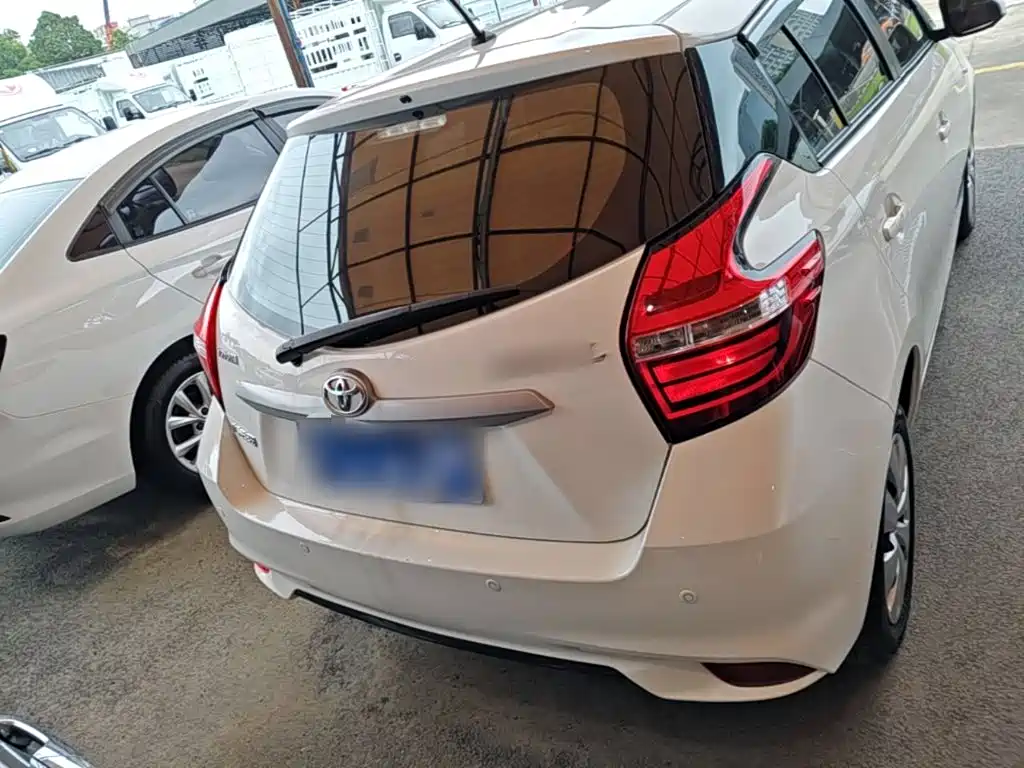 Toyota Yaris L 2020