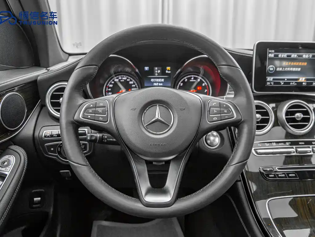 Mercedes-Benz GLC 2016 — фото 16
