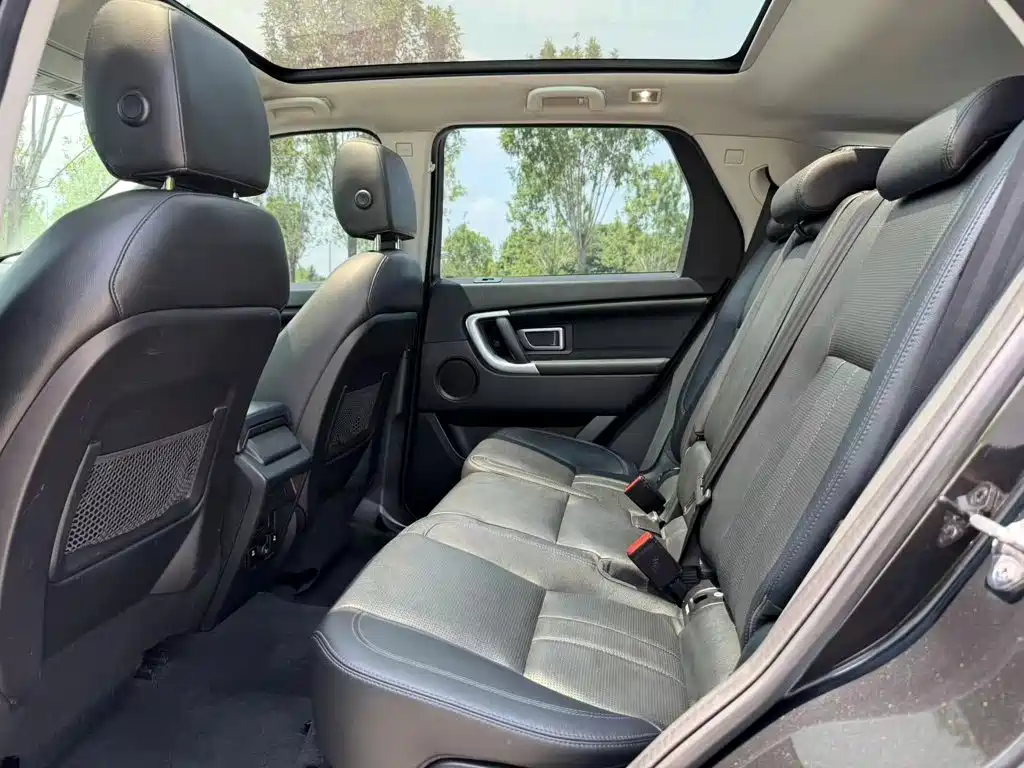 Land Rover Discovery Sport 2017 — фото 11