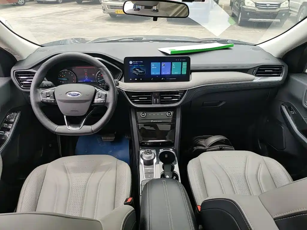 Ford Escape 2021 — фото 10