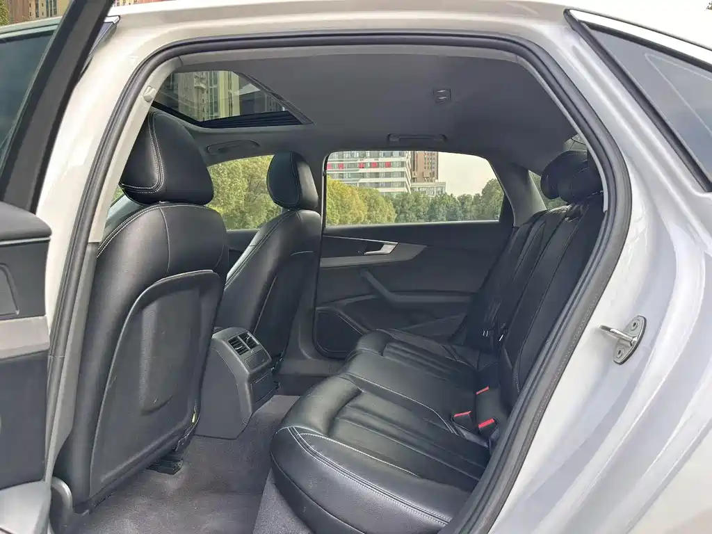 Audi A4L 2017