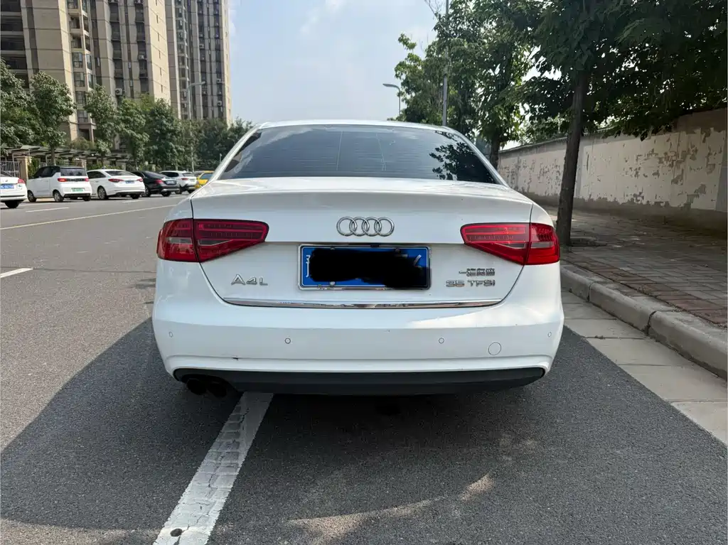 Audi A4L 2014