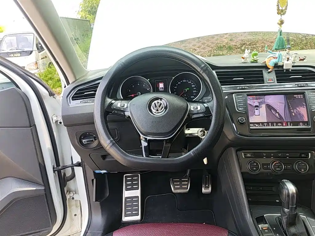 Volkswagen Tiguan 2018 — фото 11