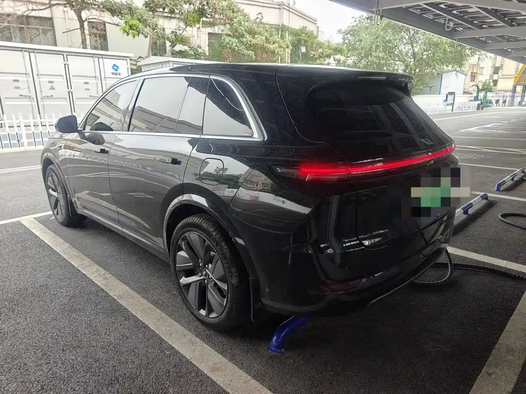 Li Auto Li L7 2025