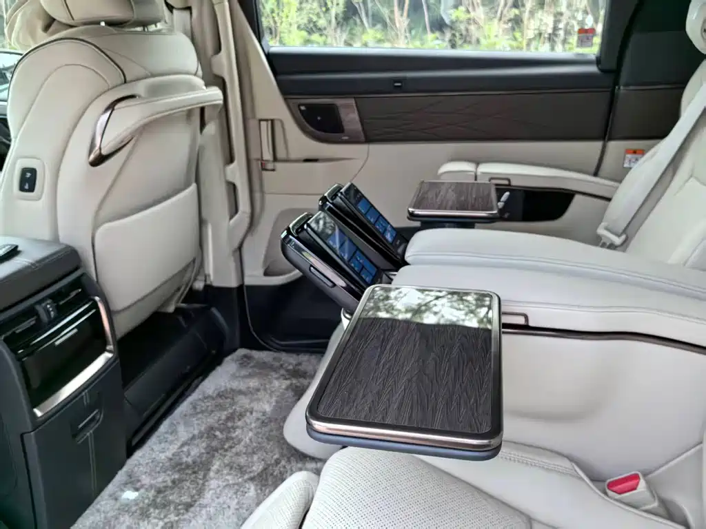 Toyota Alphard 2024 — фото 11