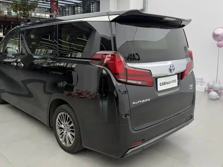 Toyota Alphard 2022 — фото 16
