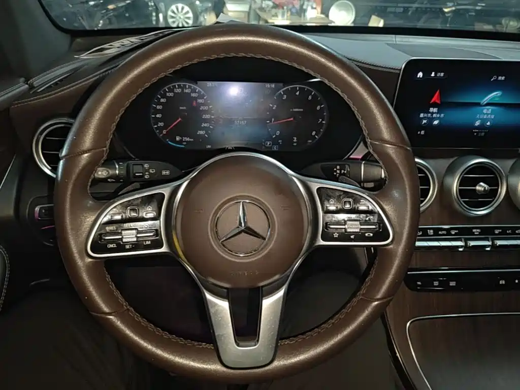 Mercedes-Benz GLC 2021 — фото 11