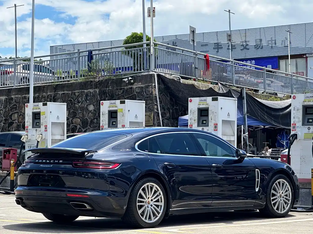 Porsche Panamera 2019