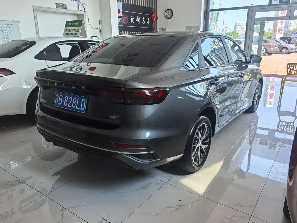 Geely Emgrand 2025
