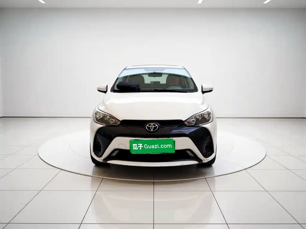 Toyota Yaris L 2017 — фото 24