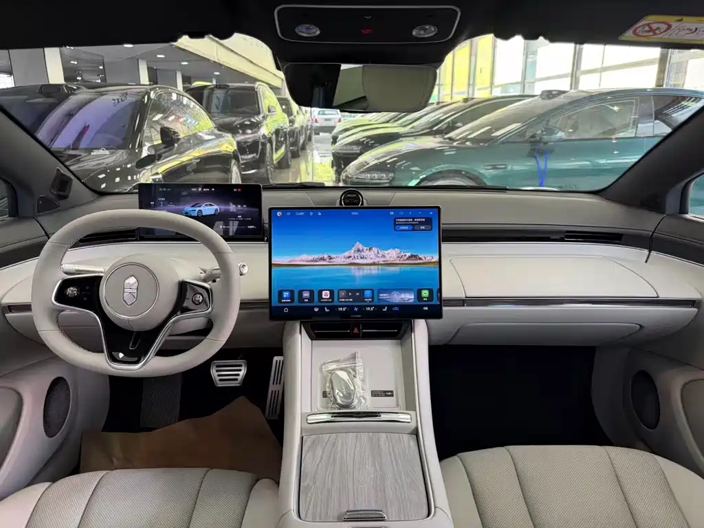 Luxeed Zhijie S7 2025