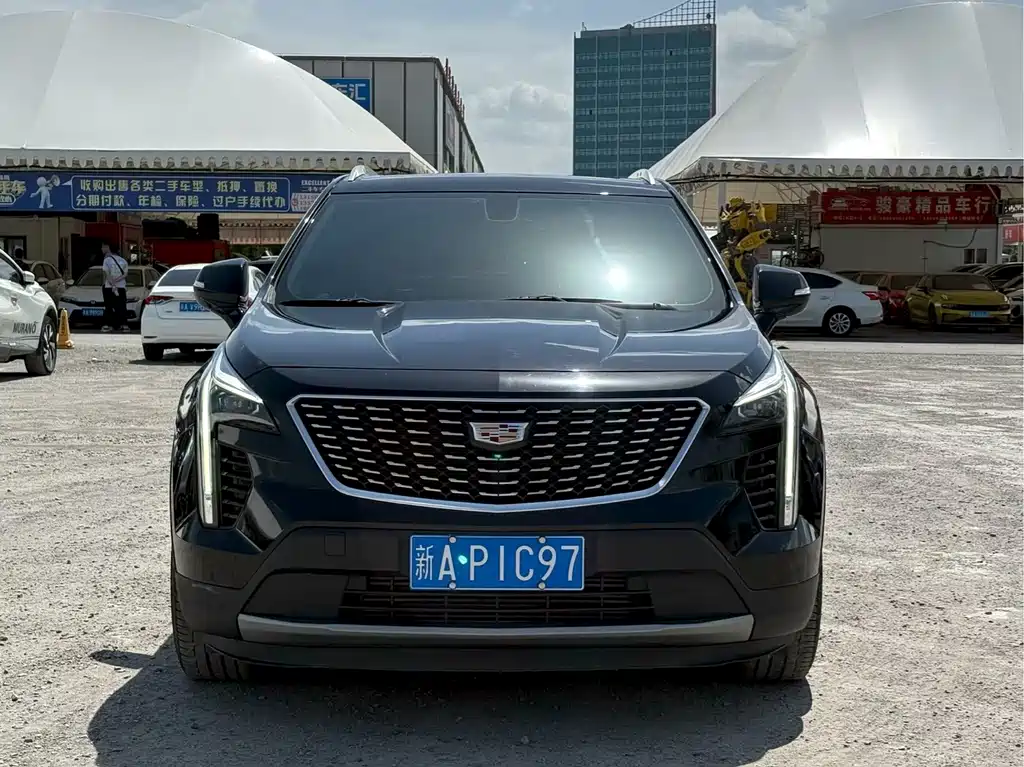 Cadillac XT4 2021 — фото 2