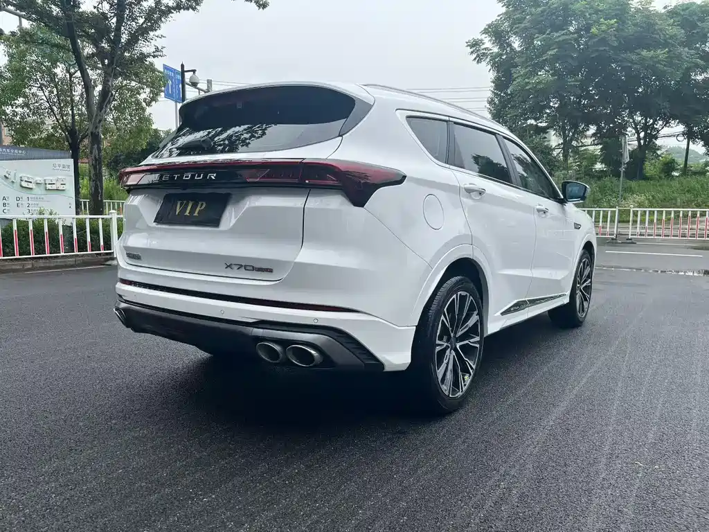 Jetour Jietu X70 PLUS 2022 — фото 8