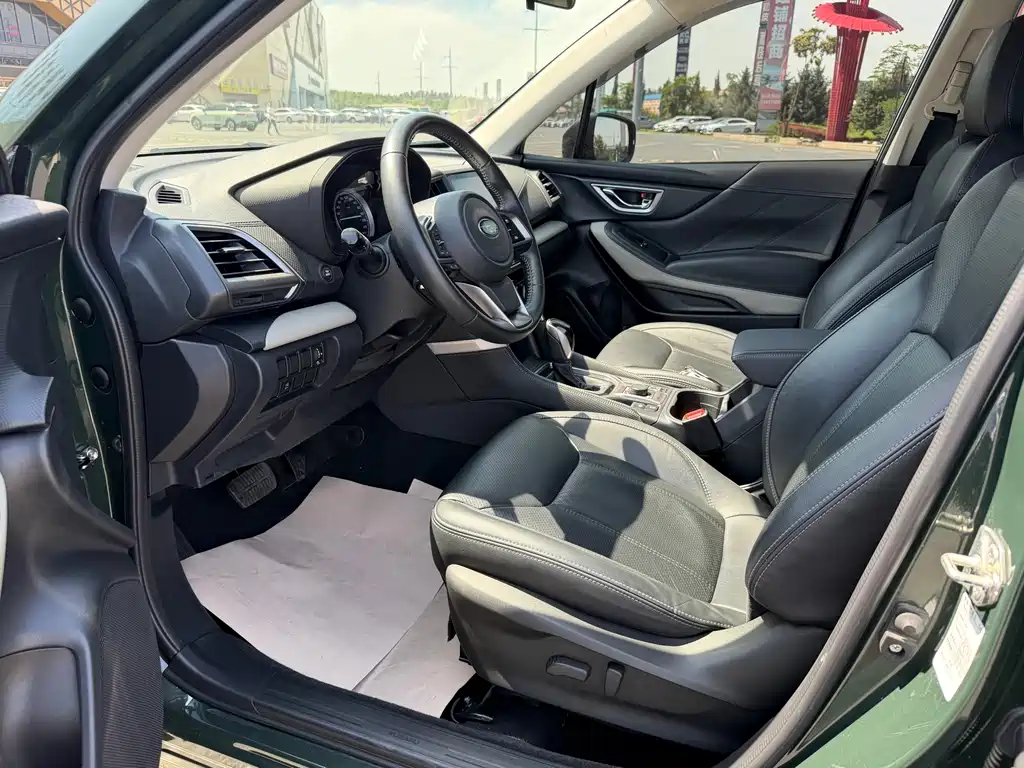 Subaru Forester 2022 — фото 20