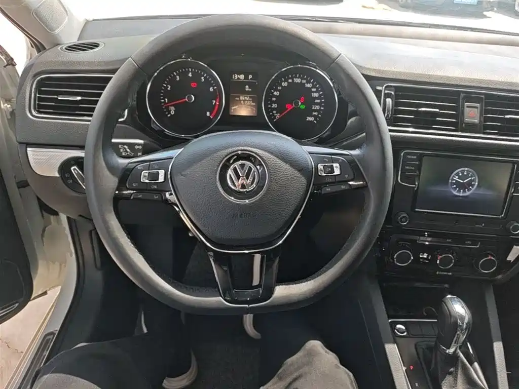 Volkswagen Sagitar 2017 — фото 11