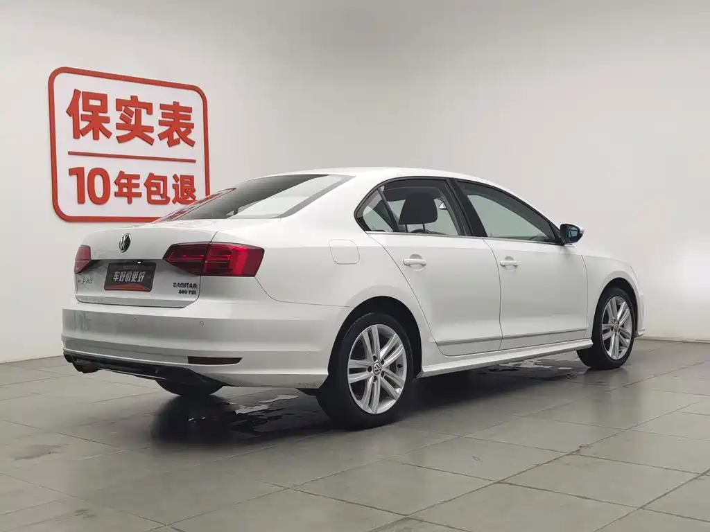 Volkswagen Sagitar 2018