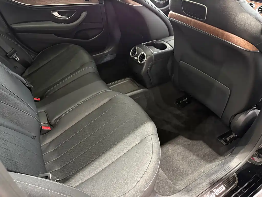 Mercedes-Benz E-Class 2018 — фото 12