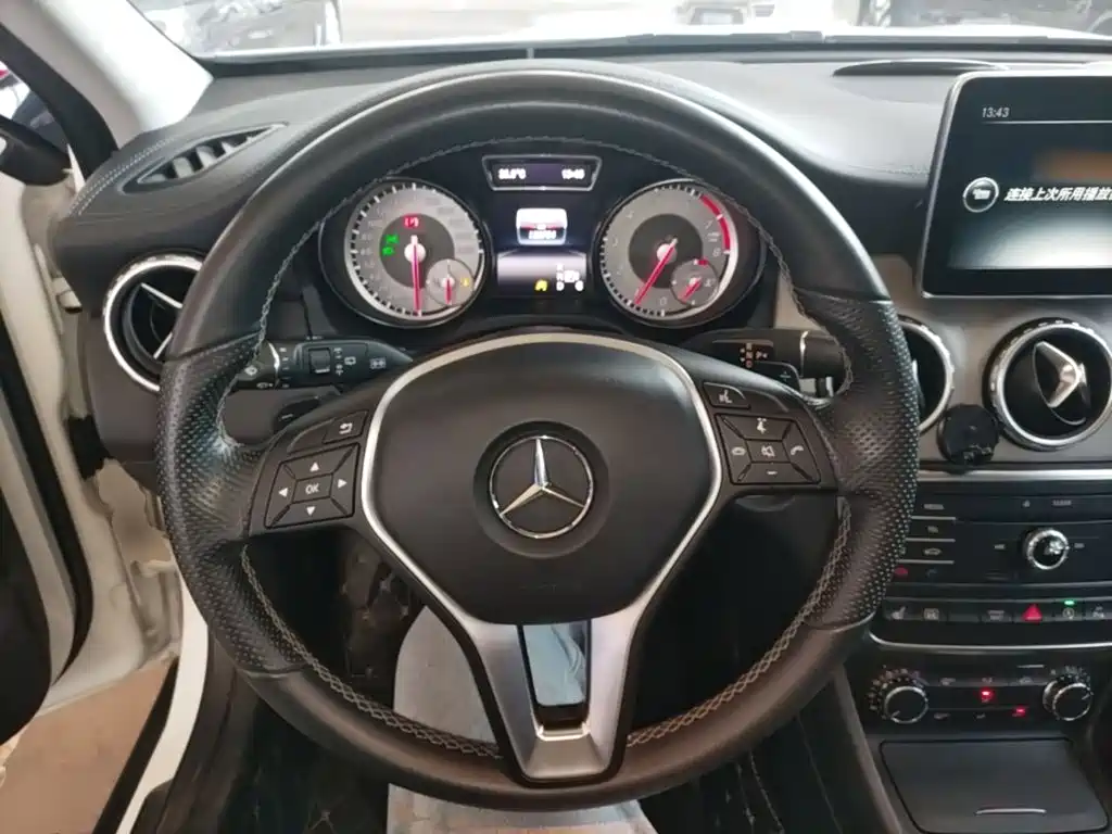 Mercedes-Benz GLA 2016 — фото 11