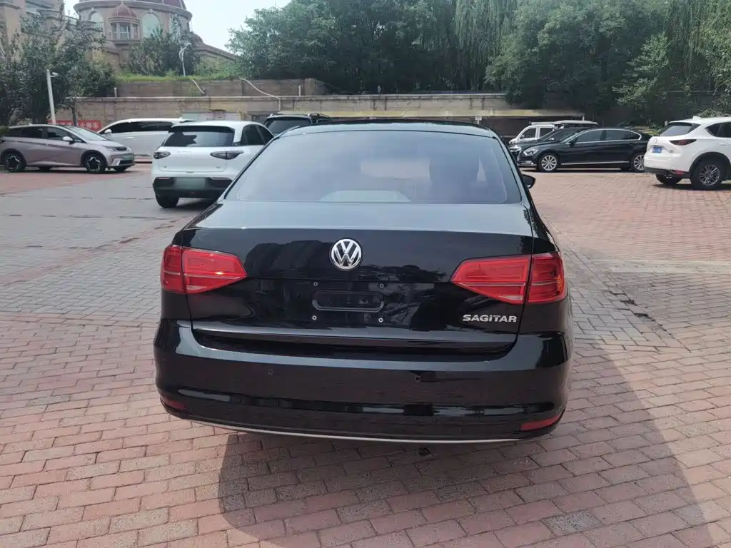 Volkswagen Sagitar 2018