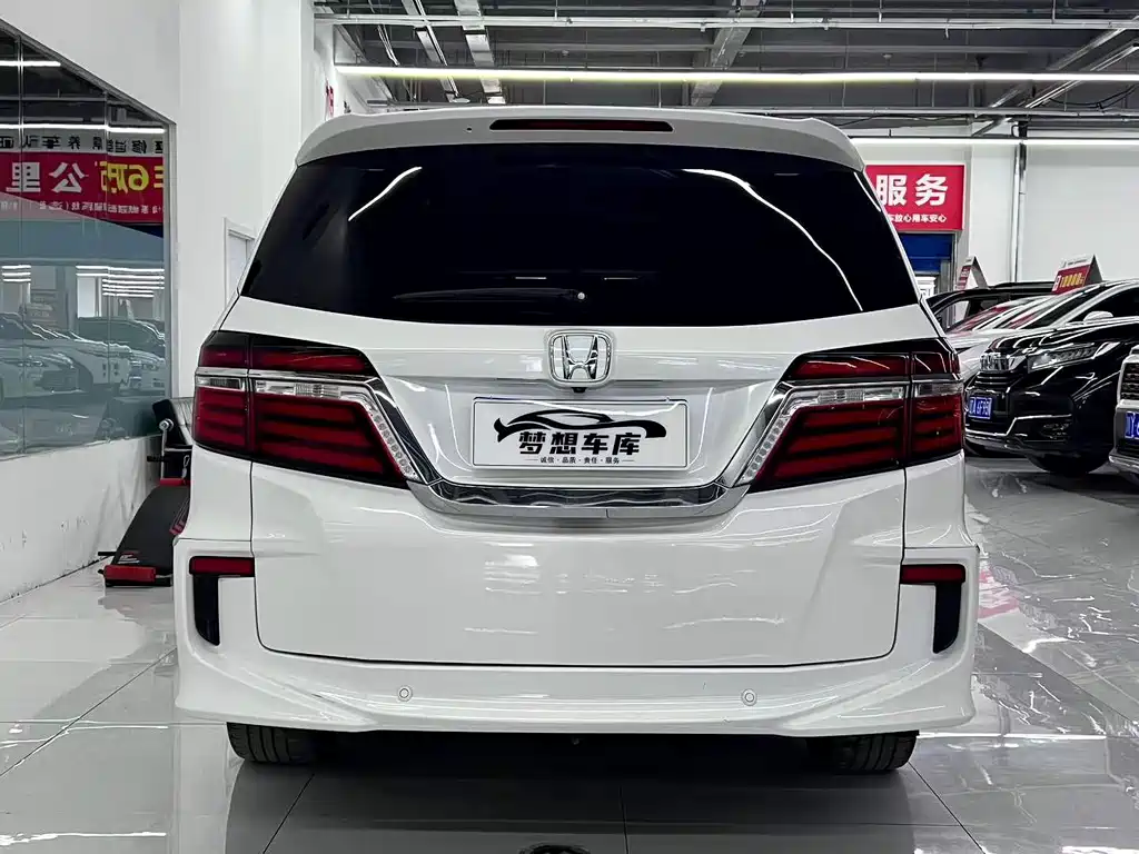 Honda Elysion 2017 — фото 8