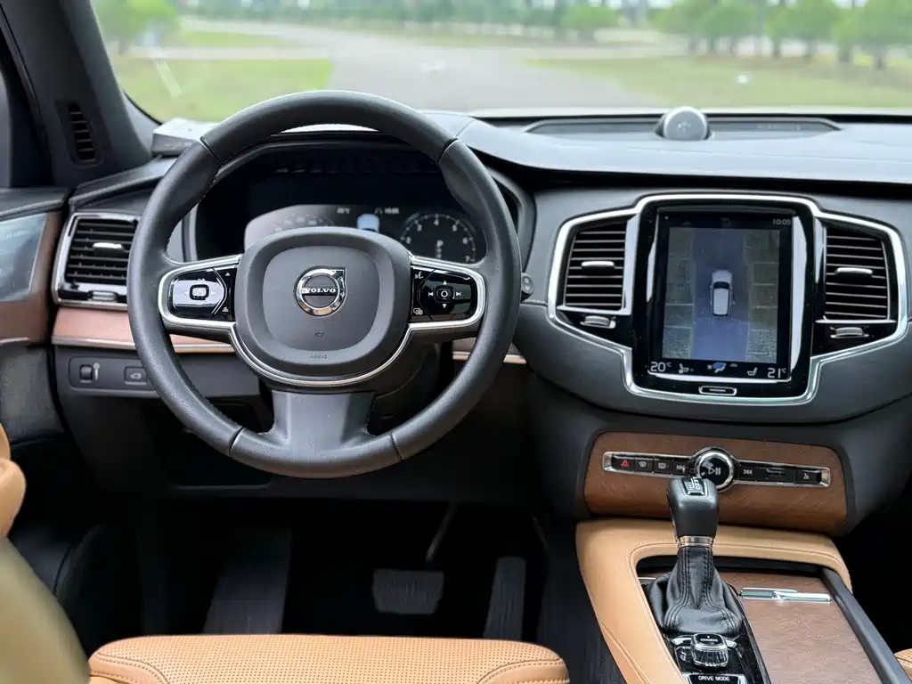 Volvo XC90 2017 — фото 14