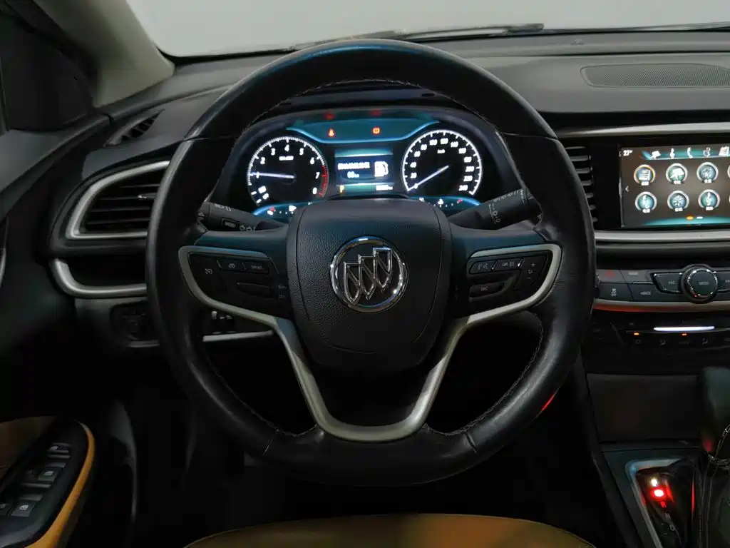 Buick Excelle 2017 — фото 11