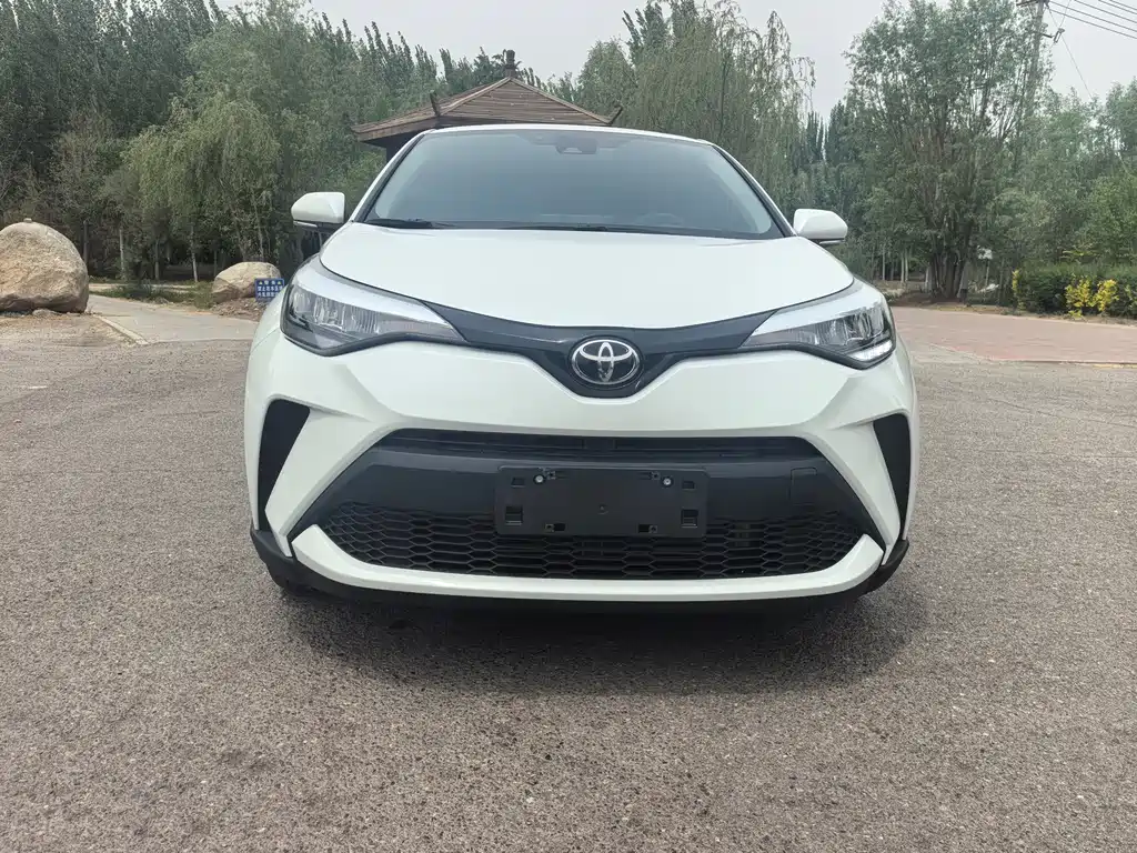 Toyota C-HR 2024 — фото 2