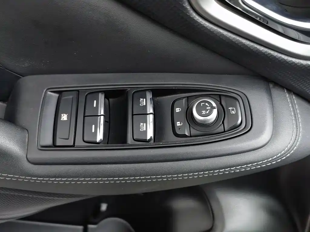 Subaru Forester 2021 — фото 9