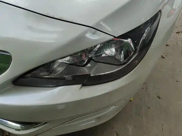 Peugeot 408 2016