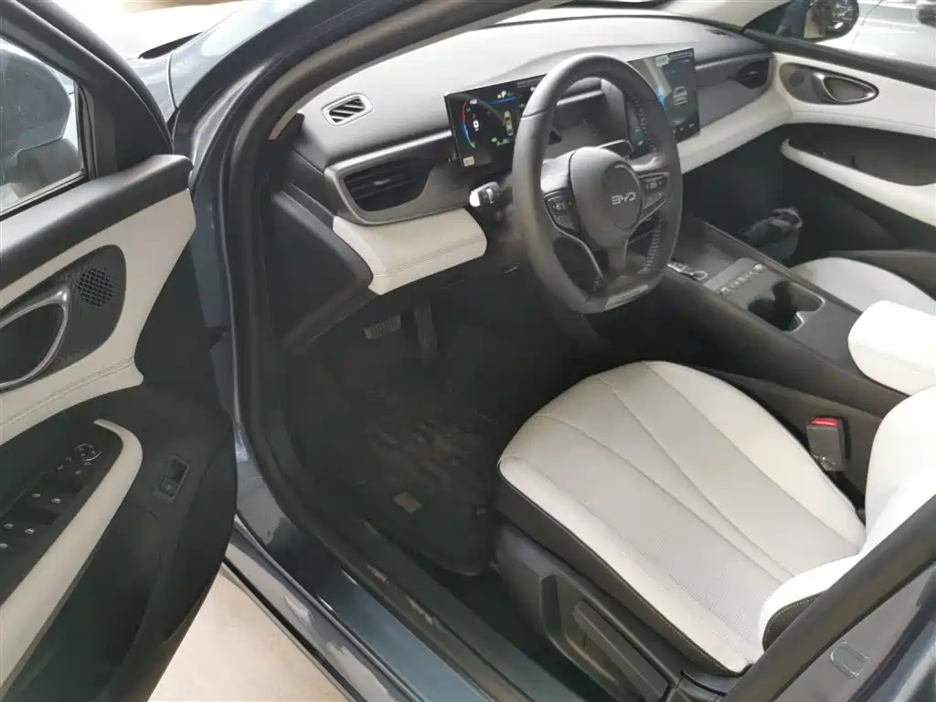 BYD Seal 05 DM-i 2026 — фото 15