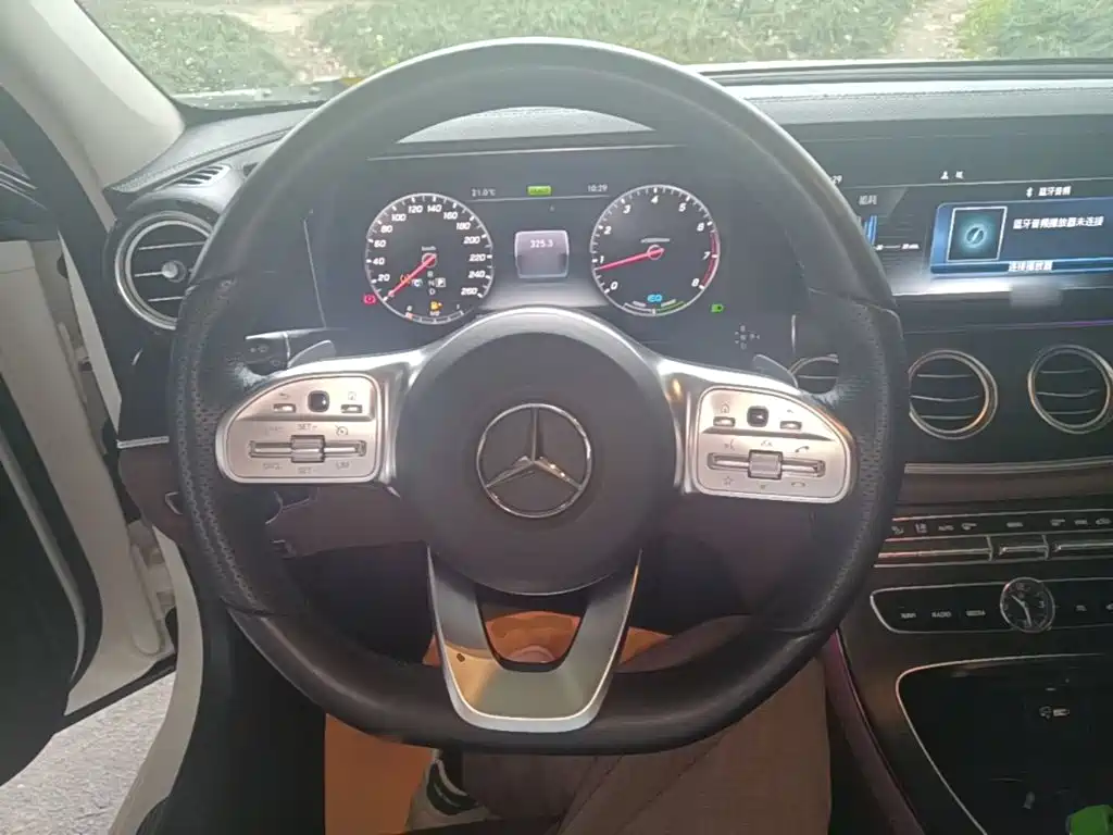 Mercedes-Benz E-Class 2019 — фото 11